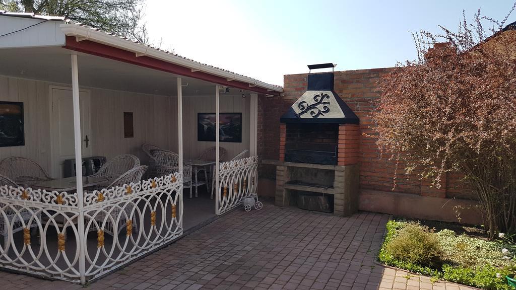 Versal Hotel Herson Exterior foto