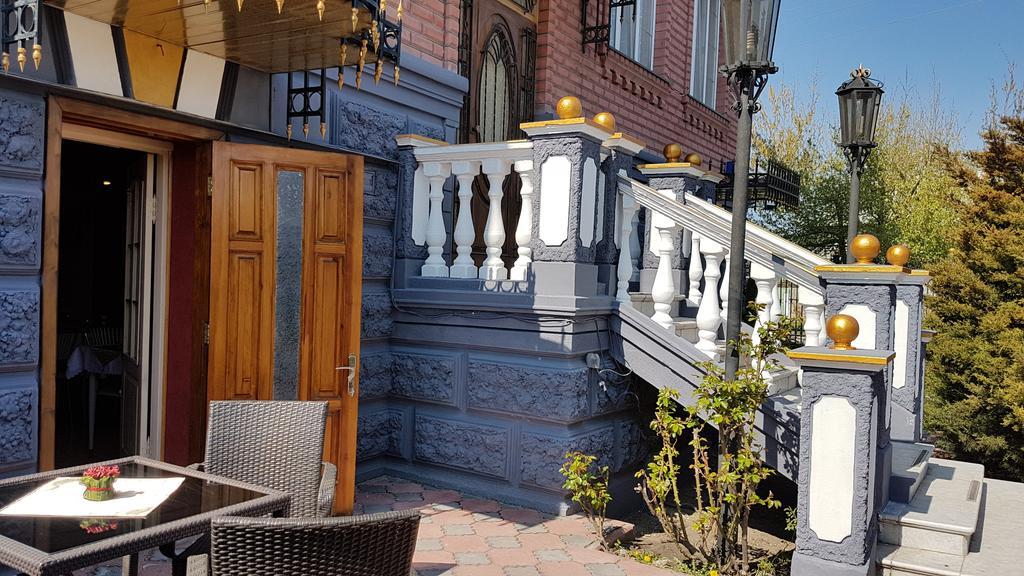 Versal Hotel Herson Exterior foto