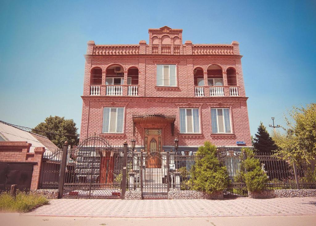 Versal Hotel Herson Exterior foto